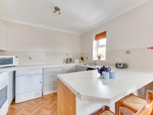 Majoituspaikan Apartment Lewes by Interhome keittiö tai keittotila