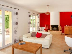 Χώρος καθιστικού στο Holiday Home Allegra by Interhome