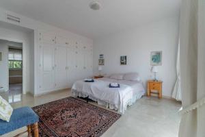 Posteľ alebo postele v izbe v ubytovaní 49-Exclusive Villa With Private Pool & Breathtaking Views in Mijas!