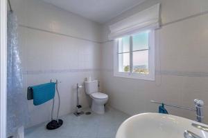 Kúpeľňa v ubytovaní 49-Exclusive Villa With Private Pool & Breathtaking Views in Mijas!