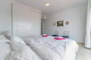 Posteľ alebo postele v izbe v ubytovaní 49-Exclusive Villa With Private Pool & Breathtaking Views in Mijas!