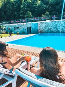 The swimming pool at or close to Waterside Houses