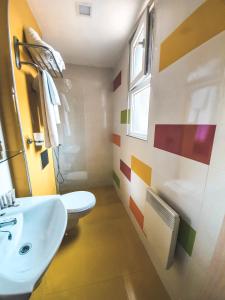 A bathroom at Waterside Houses