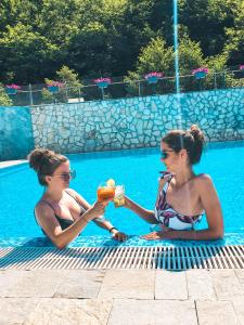The swimming pool at or close to Waterside Houses