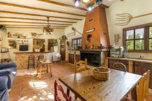 Posezení v ubytování VILLA FINA (piscina/wifi/barbacoa/parking)