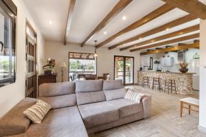 Posezení v ubytování VILLA FINA (piscina/wifi/barbacoa/parking)