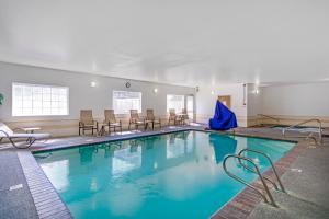 Kolam renang di atau dekat dengan Comfort Inn Auburn - Seattle +31 gambar