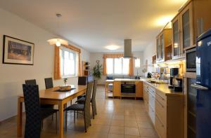 Kuchyňa alebo kuchynka v ubytovaní Ferienappartement Regina