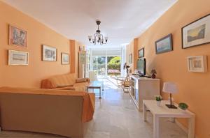 FANTASTICAS VISTAS, apartamento ideal para familias con niños, Naturaleza, sol y playa en Islantillaにあるシーティングエリア