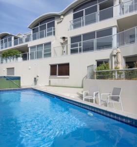 Gallery image of Modern Beach Apartment with Pool & Location in Mount Maunganui