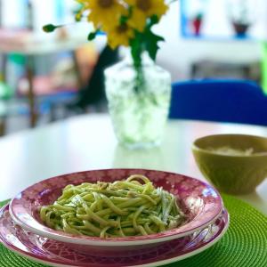 Makanan di atau di tempat lain dekat guest house