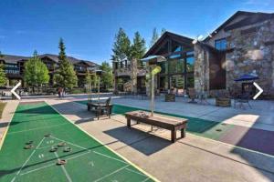 Gallery image of NEW! Ski-In Ski-Out Breck Condo Amenities Parking 1BR sleeps 4 in Breckenridge