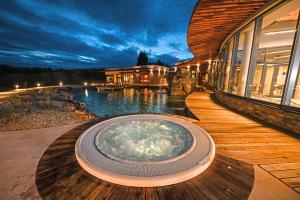 Bazén v ubytování Hotel Atlantis nebo v jeho okolí