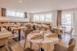 Restoran või mõni muu söögikoht majutusasutuses Crëp Sella