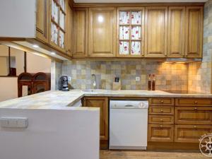 A kitchen or kitchenette at VUELTA A CASA de Alma de Nieve