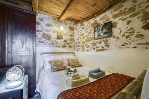 Gallery image of Traditional Cretan Stone House in the Center of Crete in Xidhás