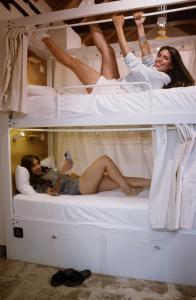 Hostia v ubytovaní 4U Hostel