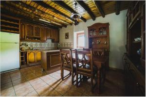 Küche/Küchenzeile in der Unterkunft Cortijo Rural Español Ideal para desconectar