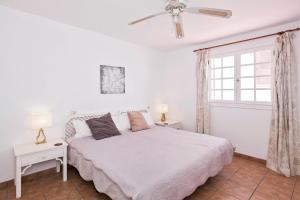 Postel nebo postele na pokoji v ubytování Sunset Horizon, Golf del Sur + 36 fotografií