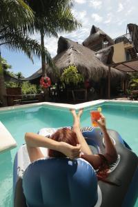 Hostal Nibuni Palomino内部或周边的泳池