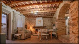 Posedenie v ubytovaní Casa Rural La CasAna
