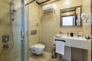 MENAR HOTEL&SUITES -Old City Sultanahmet的一间浴室