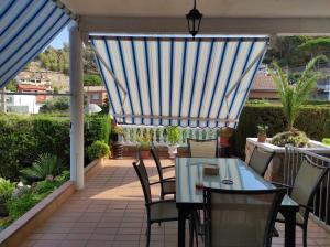 A balcony or terrace at a18' de Barcelona y 10' de circuito de Cataluña