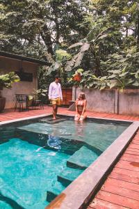 Huéspedes de Hostel-Island Paradise, Saboga Lodge and Villa Noelia