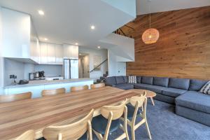 
A kitchen or kitchenette at Snow Ski Apartments 32
