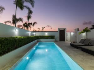 Skye Beach Hotel - Koh Samui内部或周边的泳池