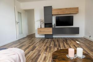 TV a/nebo společenská místnost v ubytování Schöne Ferienwohnung in Oberkotzau am Fichtelgebirge