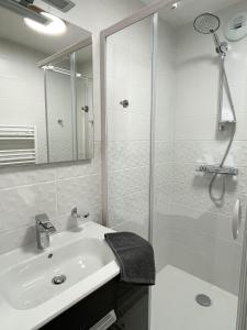 Ένα μπάνιο στο Saphir 01 - Best Location and Amazing Views