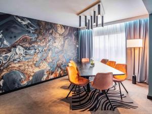 Posedenie v ubytovaní Novotel Katowice Centrum