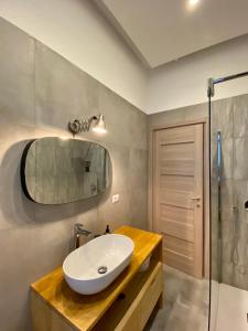 A bathroom at Suite boutique Moscova Még 37 kép