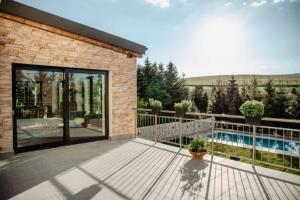 Bazén v ubytovaní Joy Aparthotel Keilberg alebo v jeho blízkosti