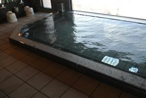สระว่ายน้ำที่อยู่ใกล้ ๆ หรือใน Hotel Route-Inn Toyotajinnaka