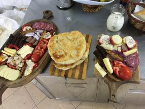 Foto dalla galleria di Cazare Luxandra a Borşa