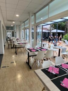 Reštaurácia alebo iné gastronomické zariadenie v ubytovaní Hotel Apartamentos Solimar