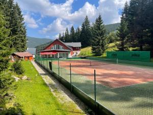 Tenis a/nebo squash v ubytování Penzion Zákoutí nebo okolí