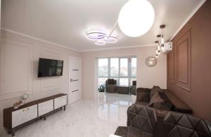 Зона вітальні в 2 bedroom apartment on Shulginih