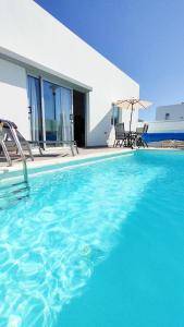 Bazén v ubytovaní Villa La Asomada, Playa Blanca alebo v jeho blízkosti
