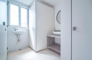 Koupelna v ubytování W3 HOSTEL + 37 fotografií