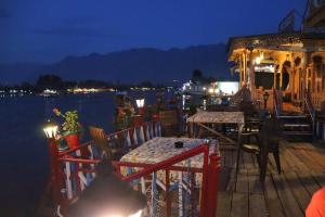 Gallery image of Chicago Group of Houseboats in Srinagar