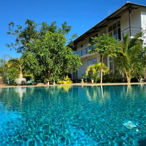 Bazén v ubytování Sapphire Garden Hotel nebo v jeho okolí