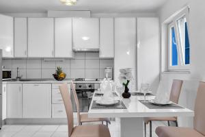 Kuchyňa alebo kuchynka v ubytovaní Apartment Ivo Makarska