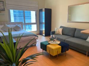 Fotografie z fotogalerie ubytování Luxury studio in Dubai Marina -Home away from home! v Dubaji