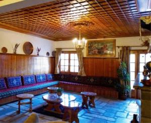 Istumisnurk majutusasutuses Hotel Bitouni