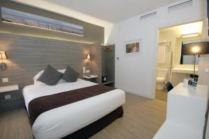 Postel nebo postele na pokoji v ubytování Hotel BESTPRICE Diagonal + 34 fotografií
