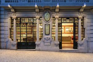 A fachada ou entrada em EMAJ Boutique Hotel