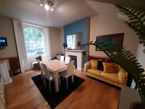 TV a/nebo společenská místnost v ubytování KX Rooms Kings Cross